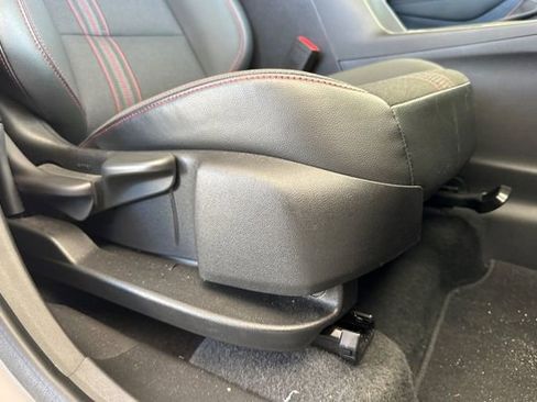 Used 2023 Chevrolet Equinox RS FWD image 23