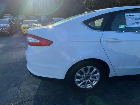 Used 2015 Ford Fusion S image 9