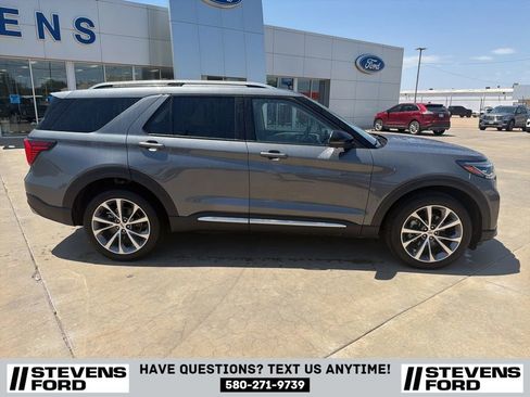 Used 2025 Ford Explorer Platinum w/ Ultimate Package AWD/4WD image 3