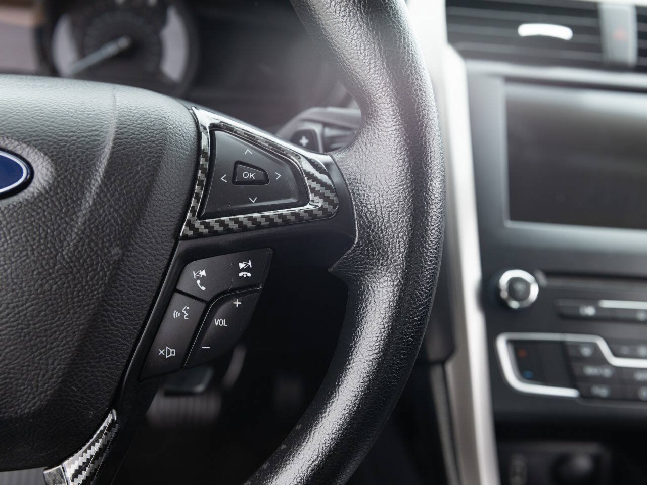 Used 2018 Ford Fusion SE w/ Fusion SE Technology Package FWD image 36