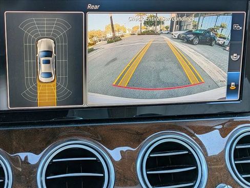 Used 2018 Mercedes-Benz E 300 image 11