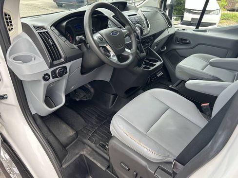 Used 2015 Ford Transit 150 XLT RWD image 18