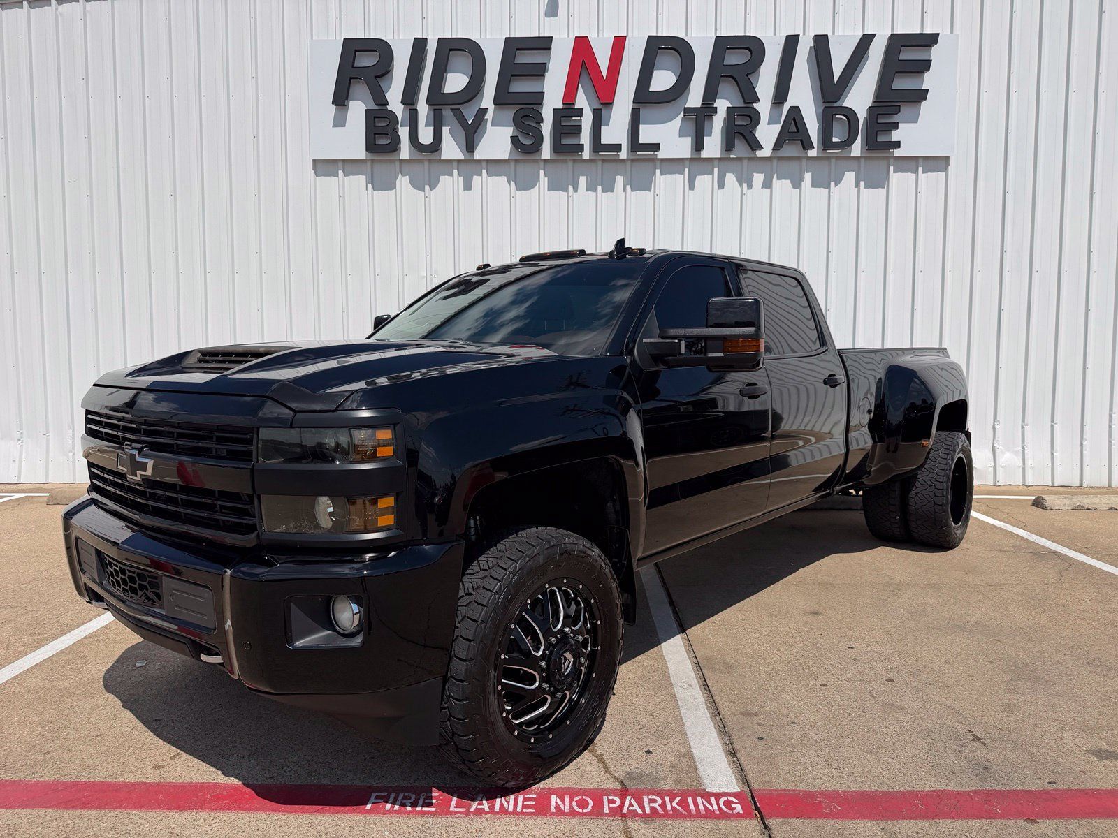 Used 2019 Chevrolet Silverado 3500 High Country w/ Duramax Plus Package AWD/4WD image 1