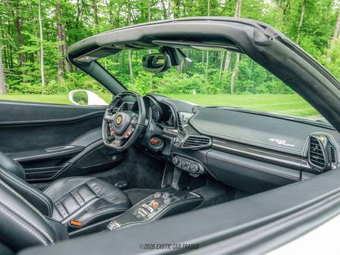 Used 2015 Ferrari 458 Spider RWD image 27