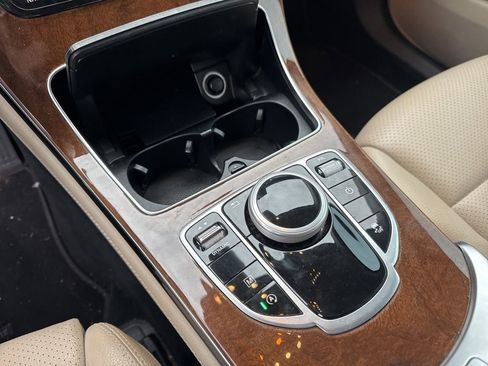 Used 2017 Mercedes-Benz GLC 300 image 7