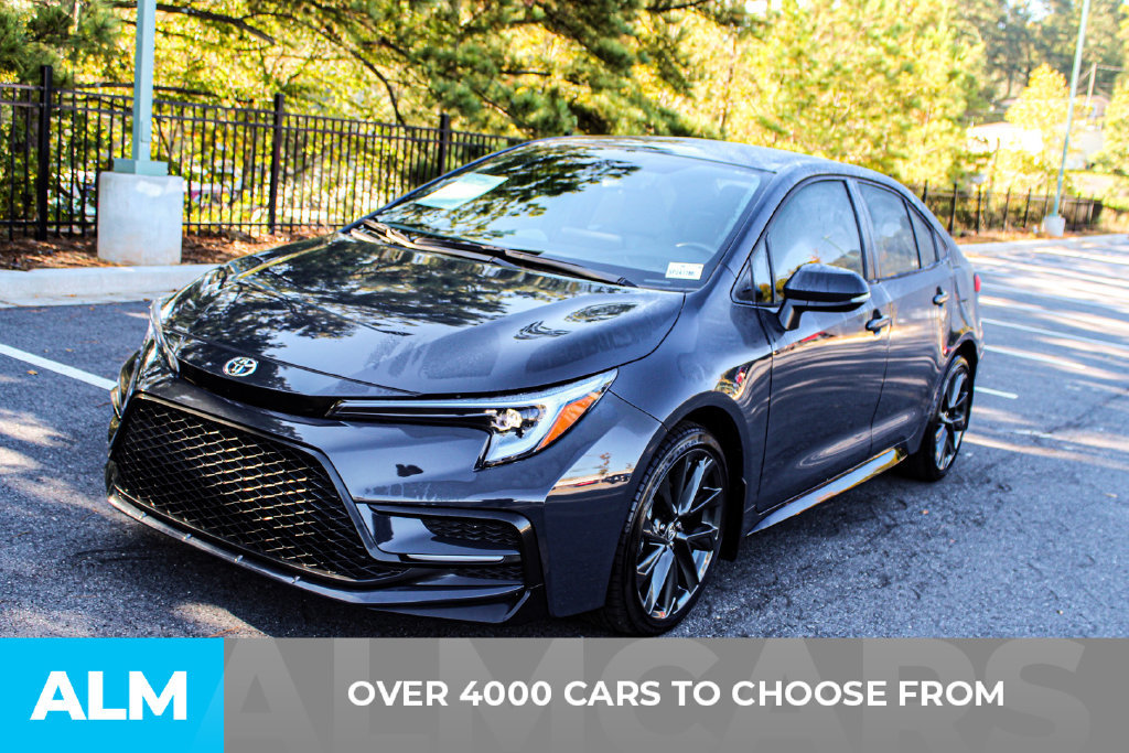 Used 2025 Toyota Corolla SE w/ Convenience Package FWD image 2