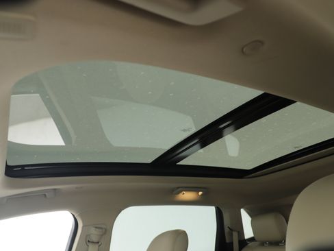 Used 2019 Lincoln Nautilus Reserve image 19