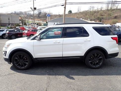 Used 2017 Ford Explorer XLT w/ Equipment Group 202A image 2