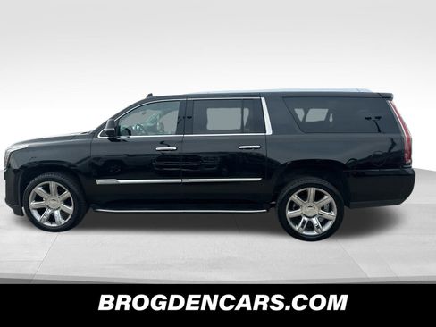 Used 2020 Cadillac Escalade ESV Premium Luxury image 6