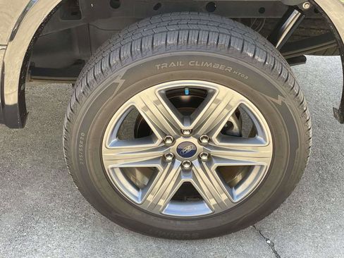 Used 2019 Ford F150 Lariat image 9