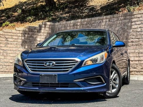 Used 2016 Hyundai Sonata SE FWD image 3