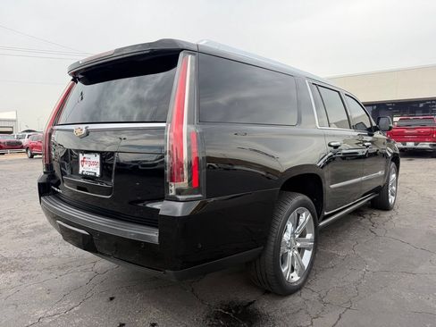 Used 2018 Cadillac Escalade ESV Platinum AWD/4WD image 3