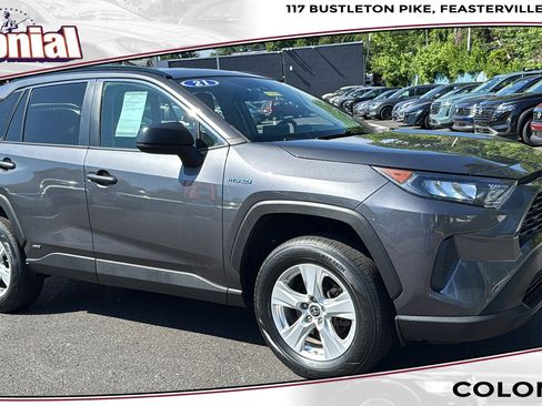 Used 2021 Toyota RAV4 LE AWD/4WD image 1