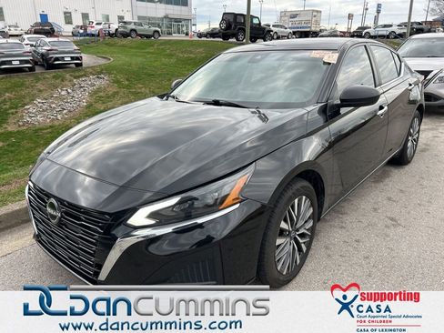 Used 2024 Nissan Altima 2.5 SV image 1