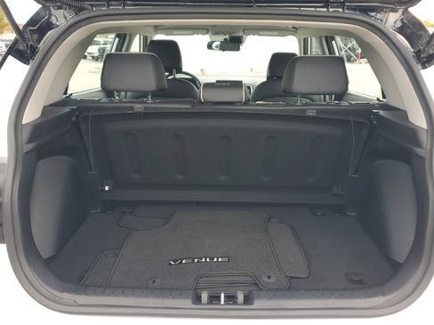Used 2023 Hyundai Venue Limited w/ Cargo Package image 11