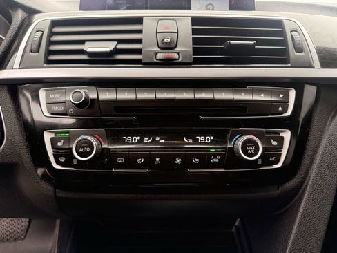 Used 2018 BMW 320i xDrive Sedan w/ Premium Package image 22