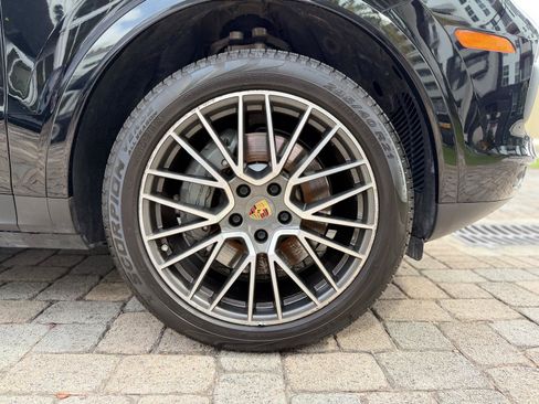 Used 2020 Porsche Cayenne S AWD/4WD image 24