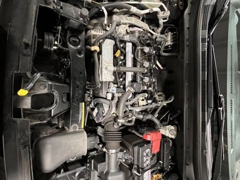 Used 2024 Nissan Kicks SR image 27