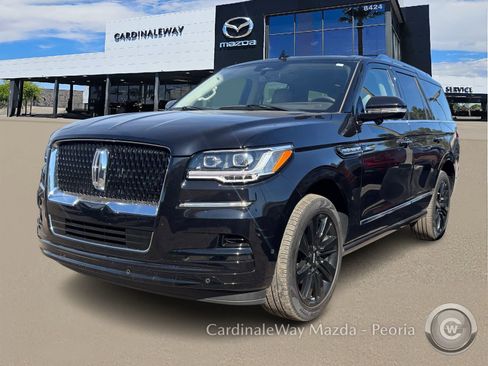 Used 2023 Lincoln Navigator Reserve image 2