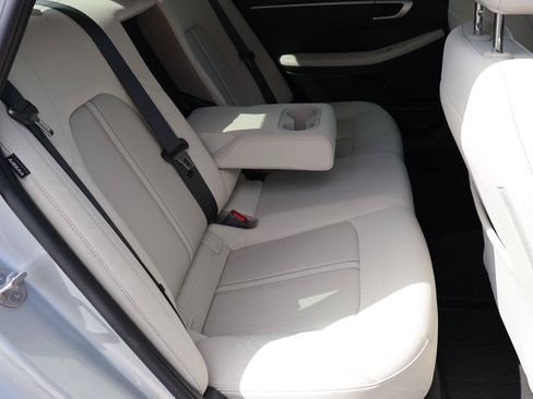 Used 2025 Hyundai Sonata SEL FWD image 15