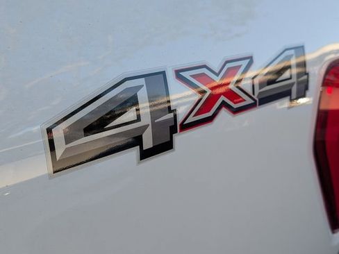 Used 2023 Ford F150 Lariat w/ Trailer Tow Package image 19