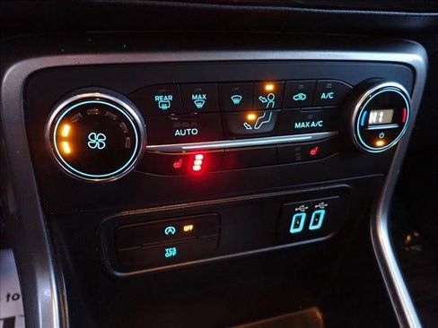 Used 2020 Ford EcoSport SE w/ SE Convenience Package image 20