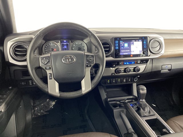 Used 2017 Toyota Tacoma Limited w/ Tow Package RWD image 20