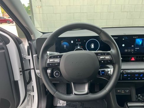 Used 2025 Hyundai Ioniq 5 SEL AWD/4WD image 3