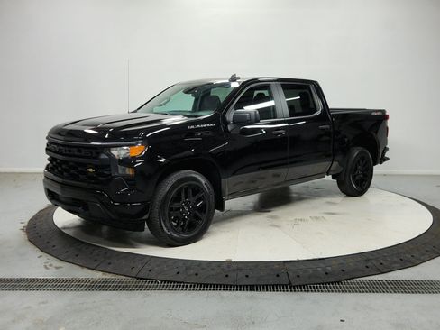 Used 2023 Chevrolet Silverado 1500 Custom AWD/4WD image 4