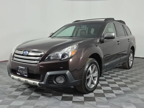Used 2013 Subaru Outback 3.6R Limited w/ Special Appearance Pkg AWD/4WD image 3