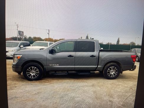 Used 2023 Nissan Titan SV w/ Accessory Utility Package image 2