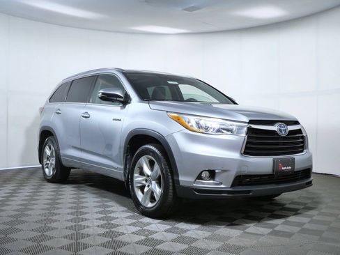 Used 2016 Toyota Highlander Limited Platinum AWD/4WD image 1