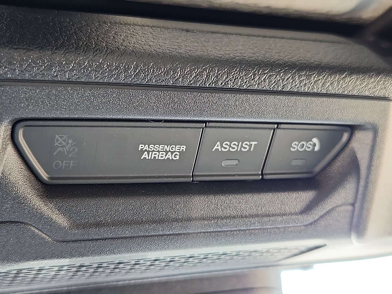 Used 2025 Jeep Gladiator Mojave w/ Safety Group AWD/4WD image 18