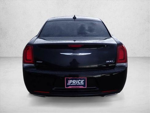 Used 2019 Chrysler 300 S AWD/4WD image 3
