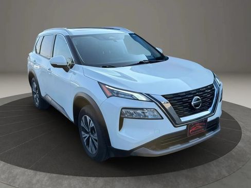 Used 2021 Nissan Rogue SV w/ Premium Package AWD/4WD image 3