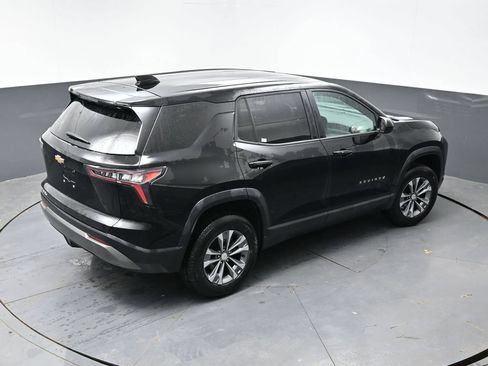 Used 2025 Chevrolet Equinox LT FWD image 12