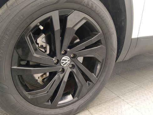 Used 2023 Volkswagen Atlas SE w/ Black Wheel Package FWD image 31