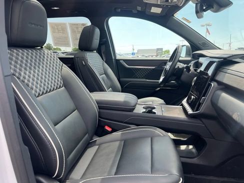 Used 2025 GMC Acadia Denali w/ LPO, Floor Liner Package AWD/4WD image 11
