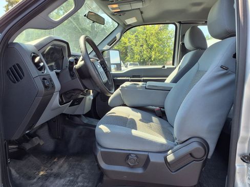 Used 2016 Ford F250 XL w/ Power Equipment Group RWD image 5