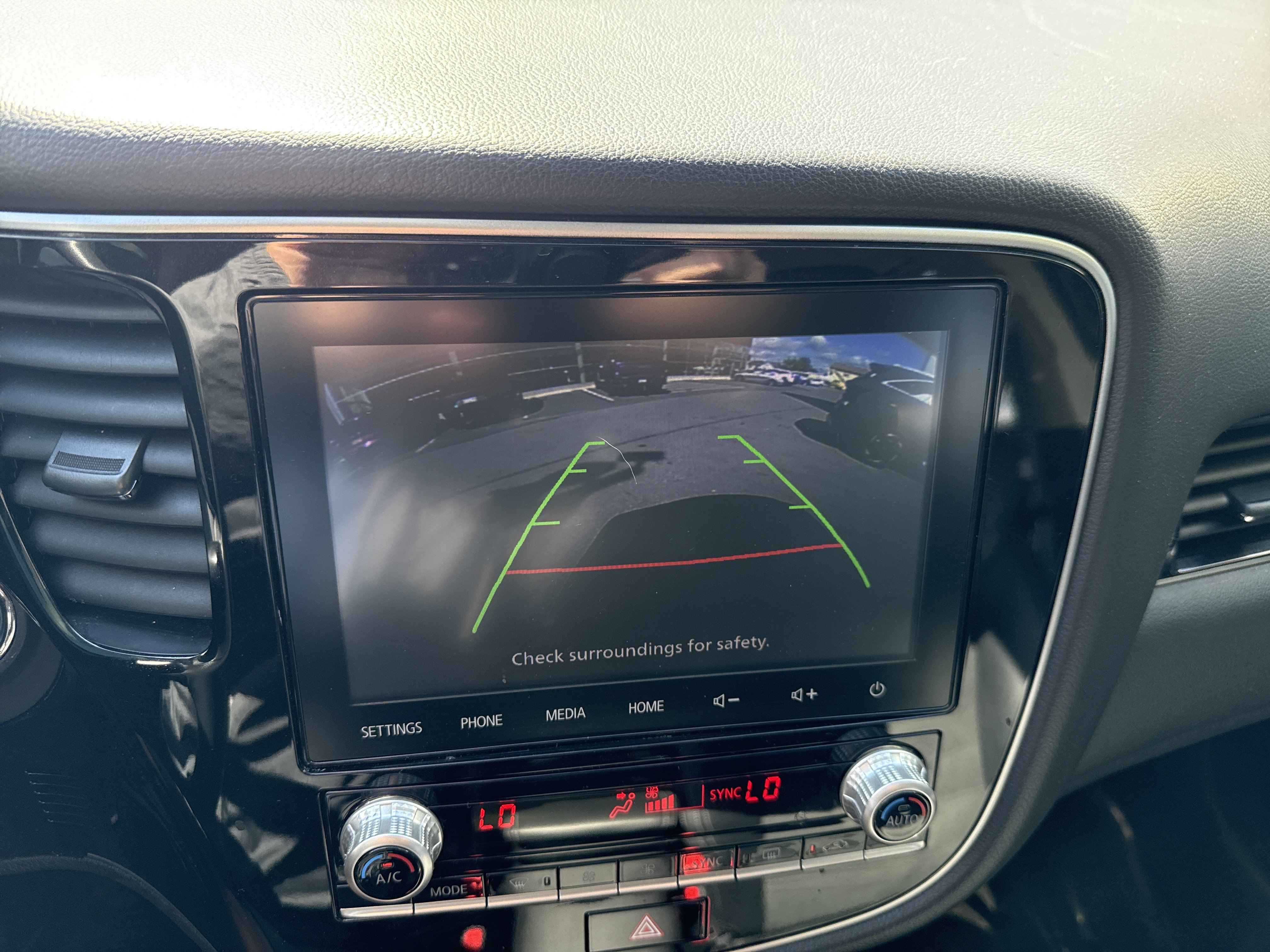 Used 2020 Mitsubishi Outlander SE AWD/4WD image 27