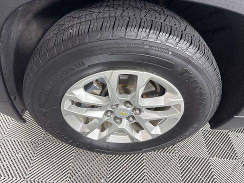 Used 2020 Chevrolet Traverse LT w/ Driver Confidence II Package image 9