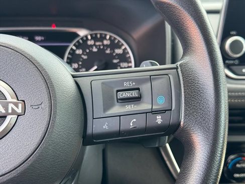 Certified 2024 Nissan Rogue SV FWD image 20