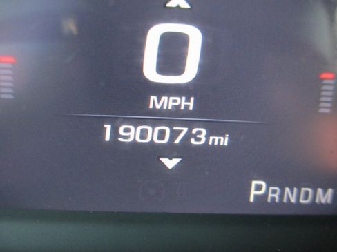 Used 2015 GMC Sierra 2500 Denali w/ Suspension Package, Off-Road image 30