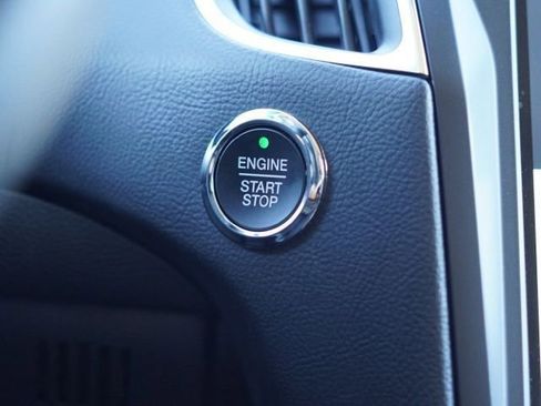 Used 2024 Ford Edge Titanium image 24