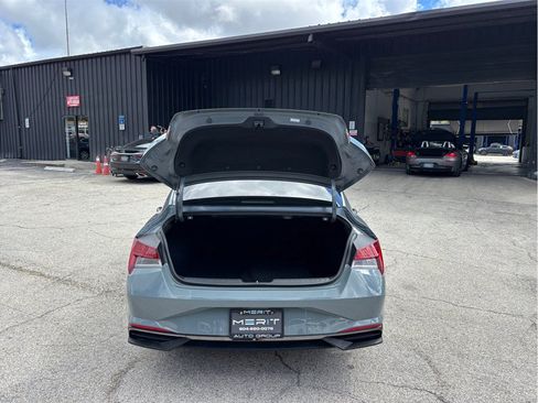 Used 2022 Hyundai Elantra SEL w/ Convenience + Premium Package FWD image 44