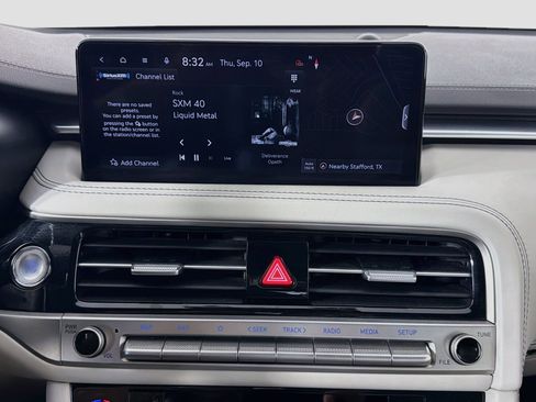 Used 2025 Genesis G70 2.5T RWD image 21
