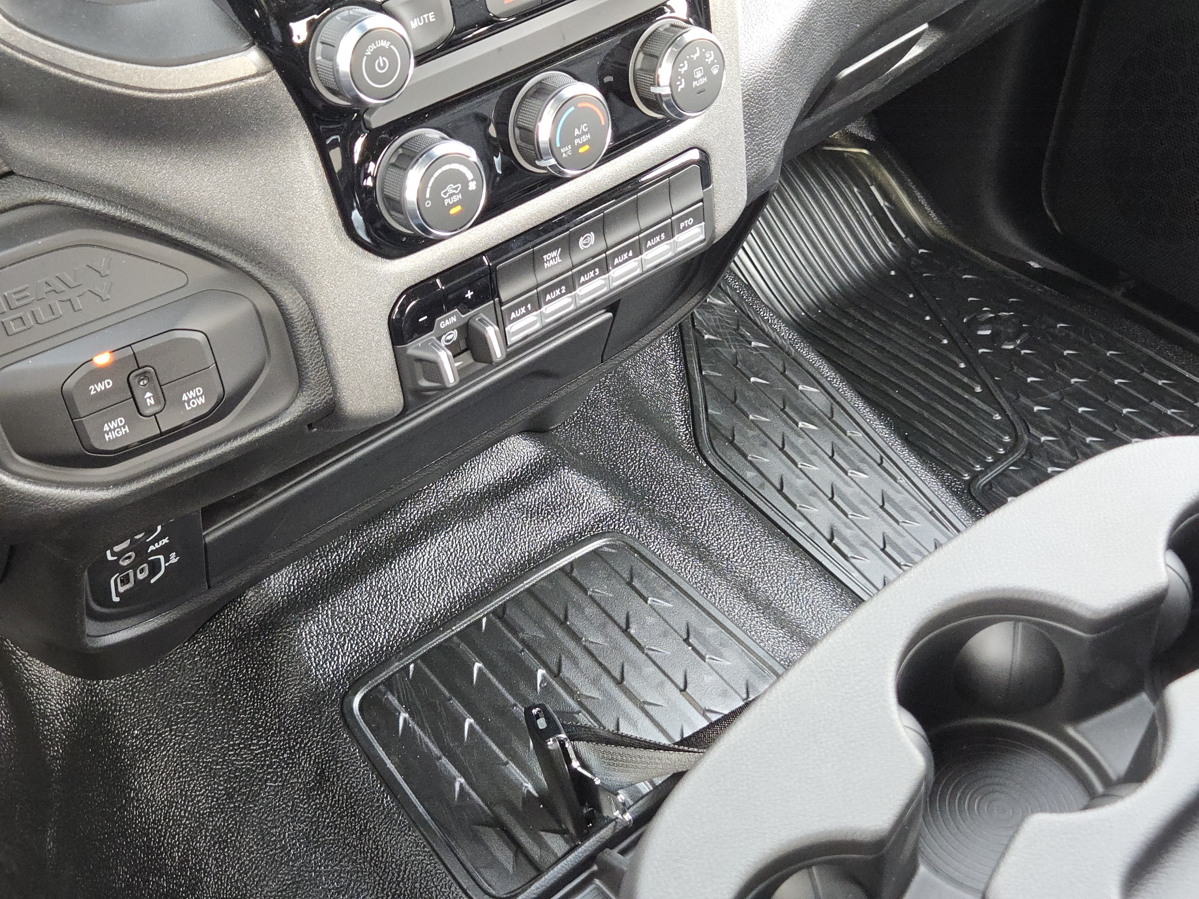 New 2026 RAM 5500 Tradesman w/ Chrome Appearance Group AWD/4WD image 15
