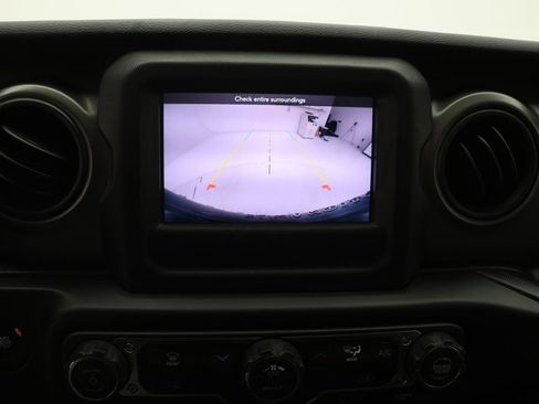 Used 2022 Jeep Wrangler Willys image 18