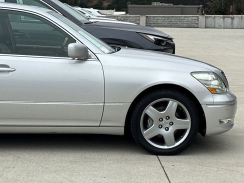 Used 2005 Lexus LS 430 RWD image 33