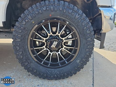Used 2025 Ford F250 XLT AWD/4WD image 3